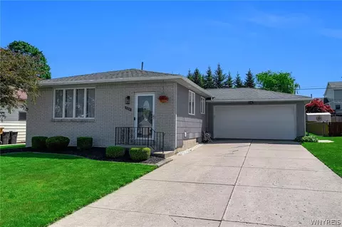 288 Barbados Dr, Cheektowaga, NY 14227