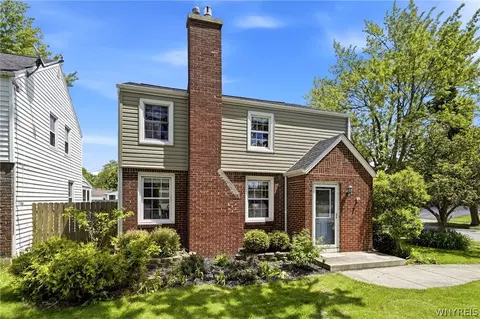 10 Gardenwood Ln, Buffalo, NY 14223