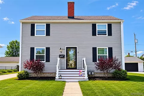 312 W Girard Blvd, Tonawanda, NY 14217
