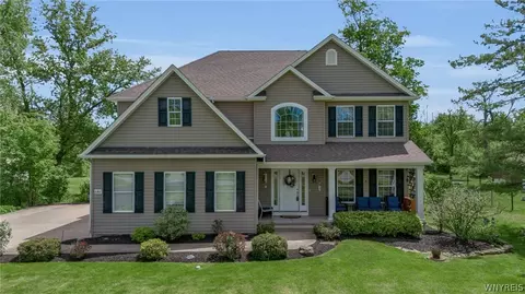 6361 Main Rd, Pendleton, NY 14094