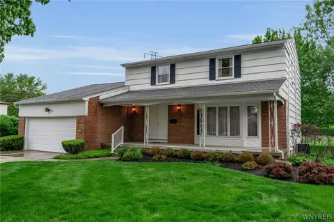 15 Cypress Ct, Amherst, NY 14221