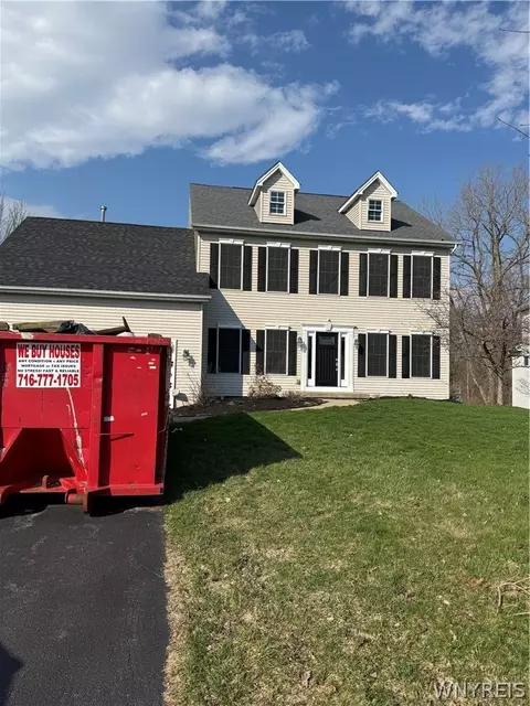 5657 Woodruff Dr, Clarence Center, NY 14032