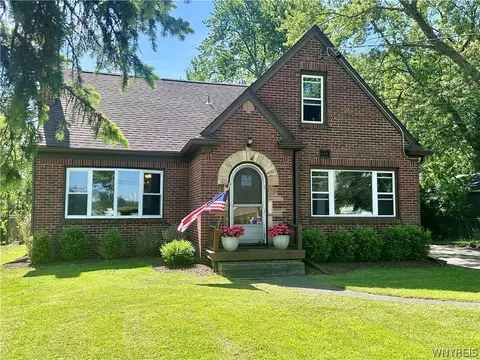 2255 Berg Rd, West Seneca, NY 14218
