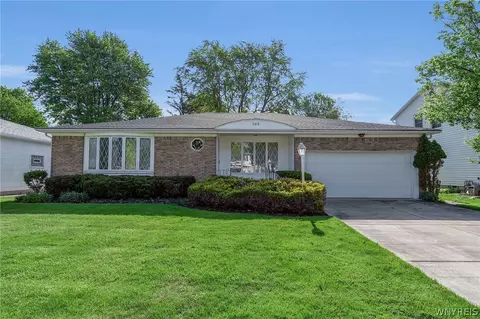 243 Seabrook Dr, Amherst, NY 14221