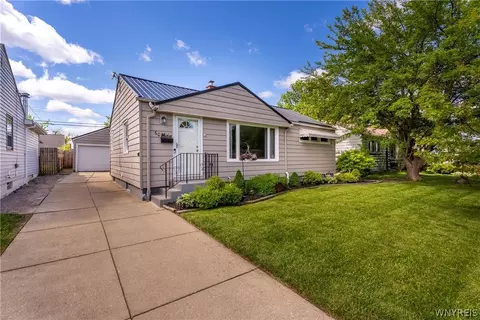 60 Ermann Dr, Buffalo, NY 14217