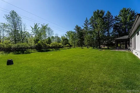 Exterior - 5085 Willowbrook W Dr, Clarence, NY 14031 photo 9 of 11