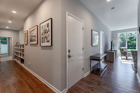 Entry Way - 5085 Willowbrook W Dr, Clarence, NY 14031 photo 2 of 5