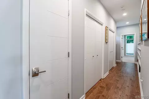 Entry Way - 5085 Willowbrook W Dr, Clarence, NY 14031 photo 3 of 5