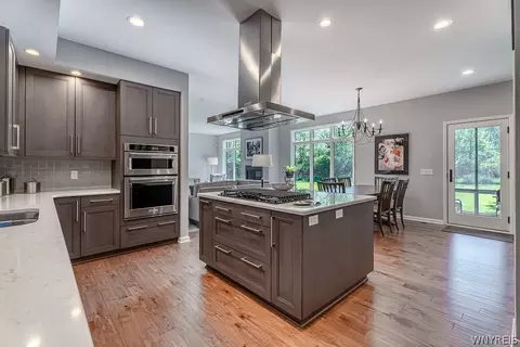 Kitchen - 5085 Willowbrook W Dr, Clarence, NY 14031 photo 5 of 7