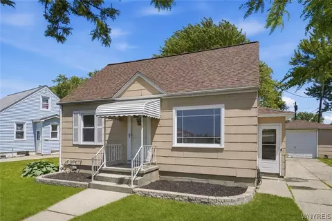 69 Lepeirs Dr, Tonawanda, NY 14150