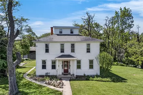 39 East Ave, Newstead, NY 14001