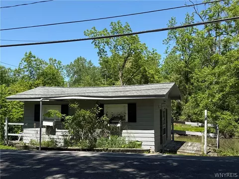 342 S Ellicott Creek Rd, Amherst, NY 14228