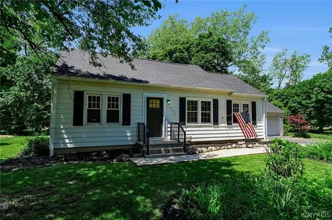 4620 Ransom Rd, Clarence, NY 14031