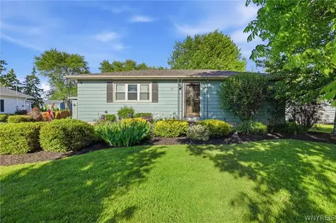 23 Beaver Ln, Grand Island, NY 14072