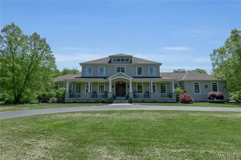 6155 Salt Rd, Clarence, NY 14031