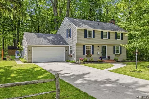 96 Eddy Ln, Orchard Park, NY 14127