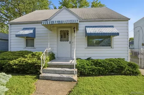 12 Tussing Ln, Tonawanda, NY 14150