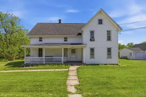 2212 Cayuga Drive Ext, Wheatfield, NY 14304