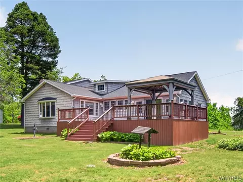 9 Tannery St, Carlton, NY 14571