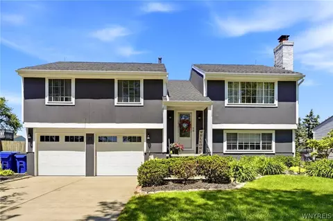 20 Tanglewood Dr, West Seneca, NY 14224