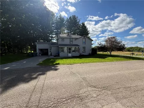 1 Prospect St, Castile, NY 14427