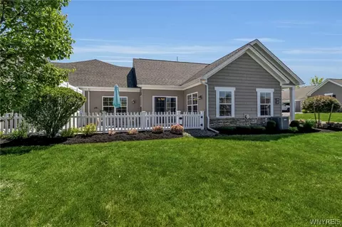 5665 Southwestern Blvd #49C, Hamburg, NY 14075