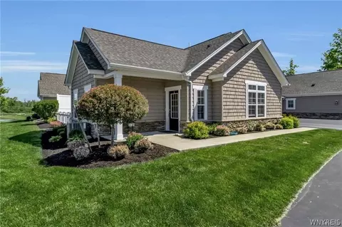 5665 Southwestern Blvd #49C, Hamburg, NY 14075