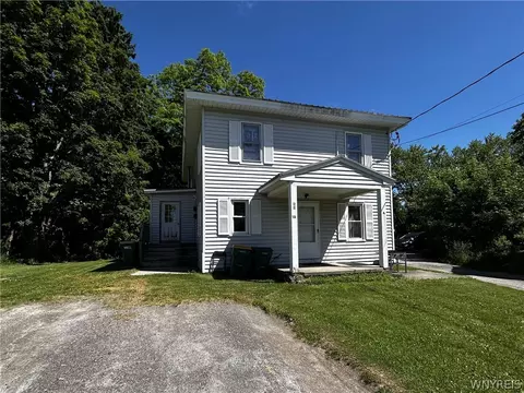 53 Grove St, Perry, NY 14530