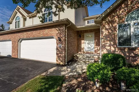 12 Pineview Ct, West Seneca, NY 14224