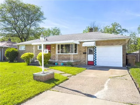 15 Sandy Ln, Cheektowaga, NY 14227