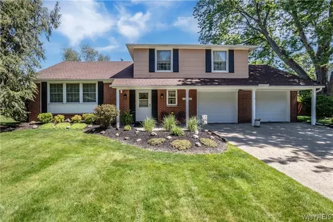 52 Candy Ln, Orchard Park, NY 14127