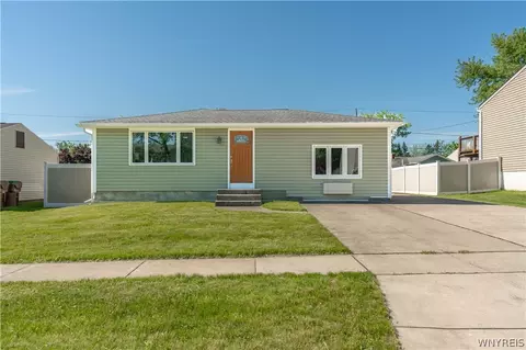 81 Dubonnet Dr, Depew, NY 14043