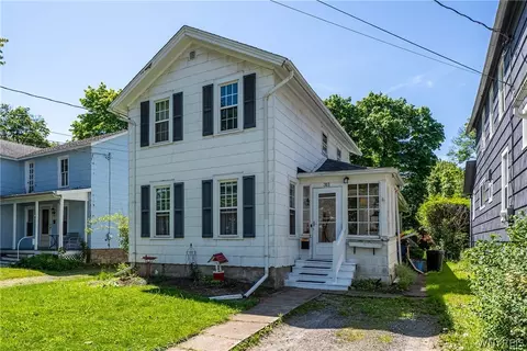 311 South St, Lockport, NY 14094