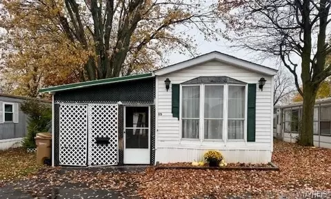 15 Lobue Ln, Cheektowaga, NY 14225