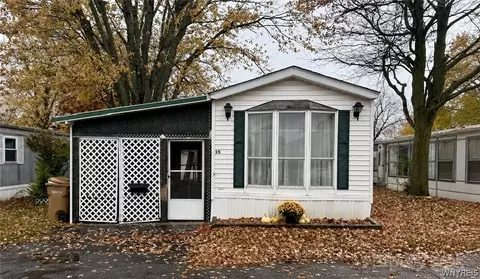 15 Lobue Ln, Cheektowaga, NY 14225