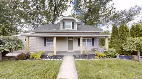 7196 Rapids Rd, Lockport, NY 14094
