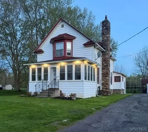 2646 New Rd, Porter, NY 14131