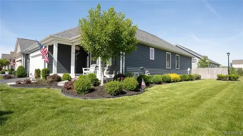 69 Grambo Dr, Lancaster, NY 14086