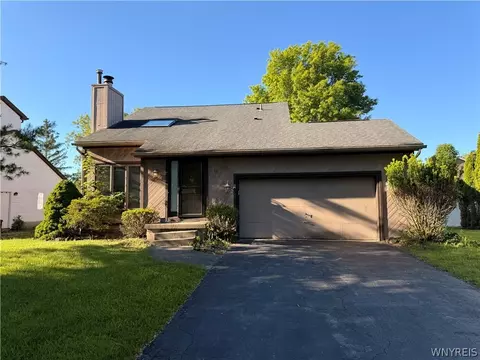 47 Shady Grove Dr, East Amherst, NY 14051