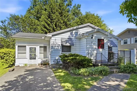 19 Shepard Ave, Newstead, NY 14001