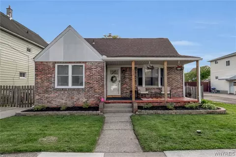 250 Curtiss St, Buffalo, NY 14212
