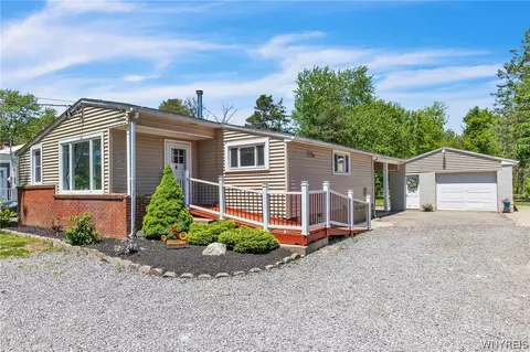 1311 Bullis Rd, Elma, NY 14059