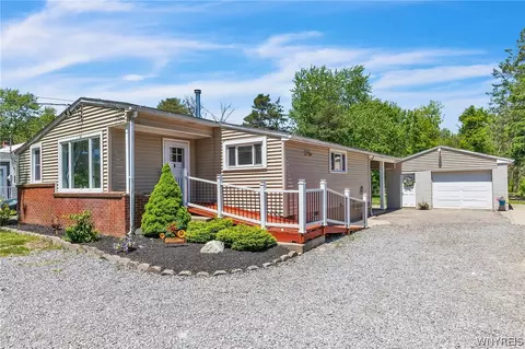 1311 Bullis Rd, Elma, NY 14059