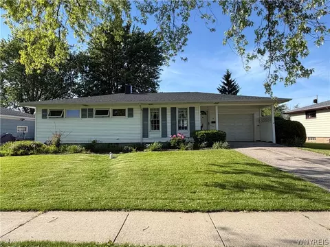 16 Sunset, Tonawanda, NY 14150