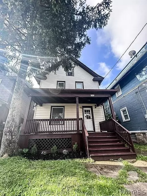 713 Townsend Pl, Niagara Falls, NY 14301