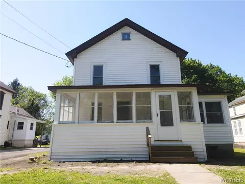 132 Chestnut St, Persia, NY 14070