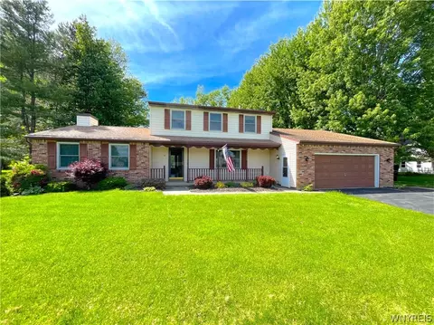 46 Old Orchard Ln, Orchard Park, NY 14127