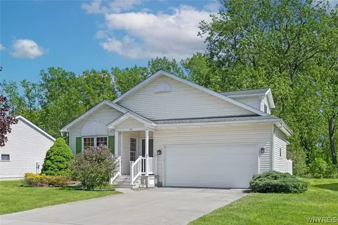 53 Elmleaf Dr, Cheektowaga, NY 14227