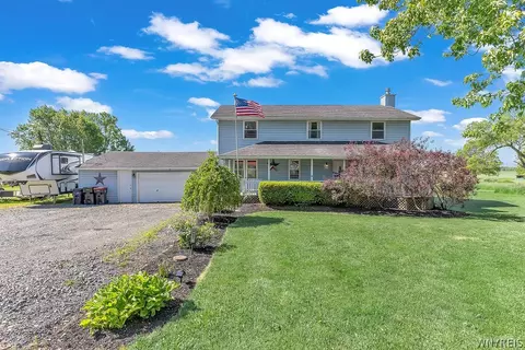 8801 Chestnut Ridge Rd, Royalton, NY 14067