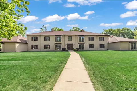 5249 Paddock Ln, Lewiston, NY 14092